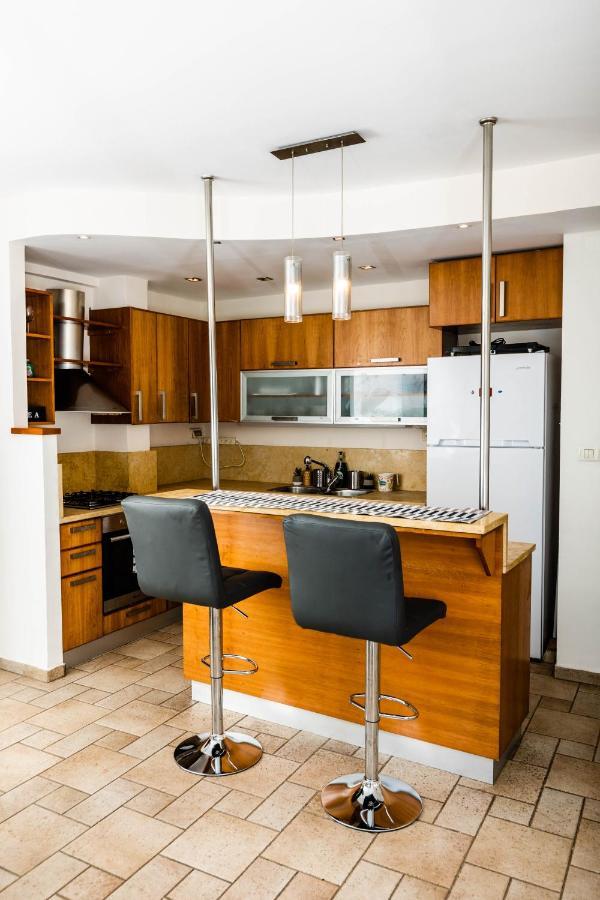 Central On Hapalmach- 3-Bdr Apartment 耶路撒冷 外观 照片